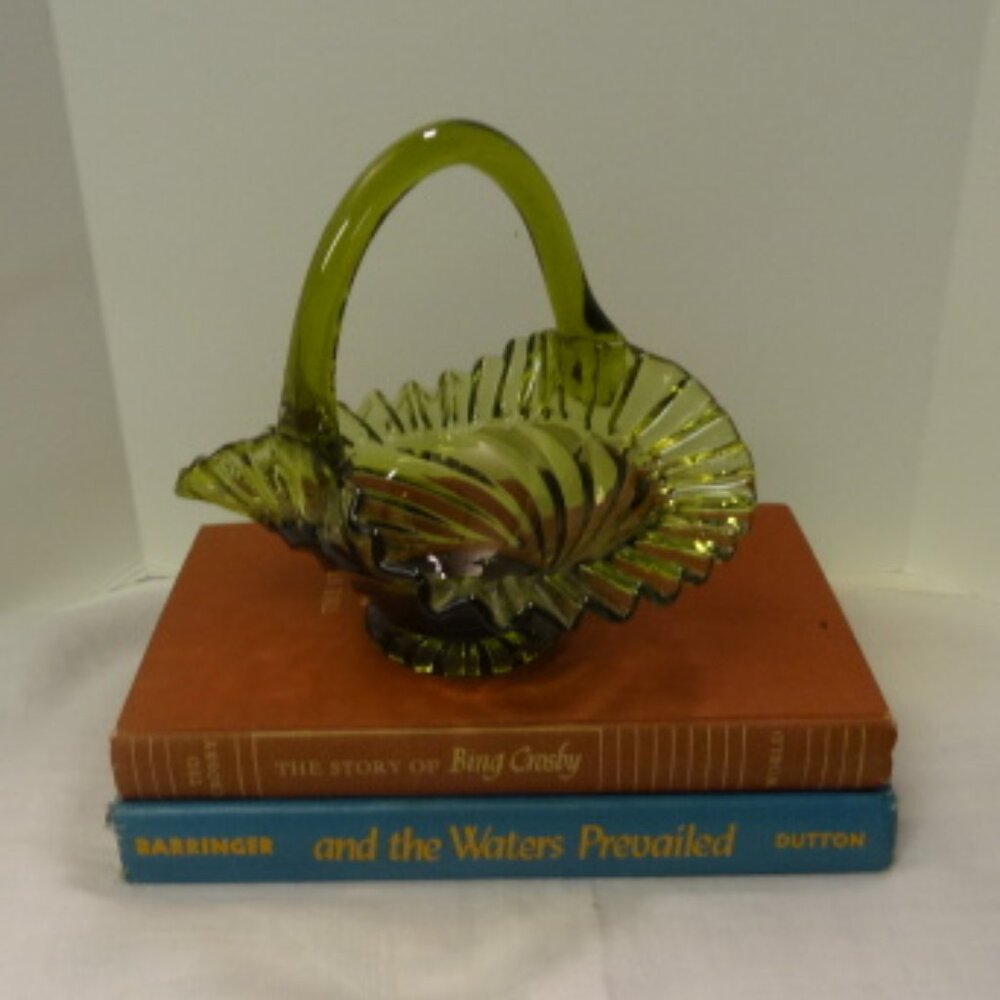 Mid Century Modern Hunter Green Glass Basket w/Handle - Picture 2 of 3